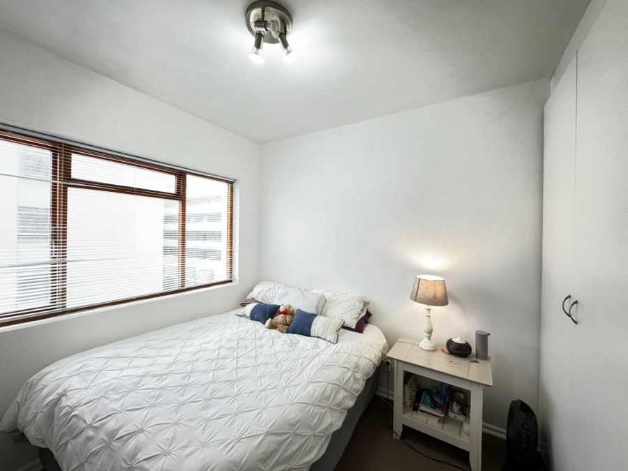 To Let 1 Bedroom Property for Rent in Sea Point Western Cape